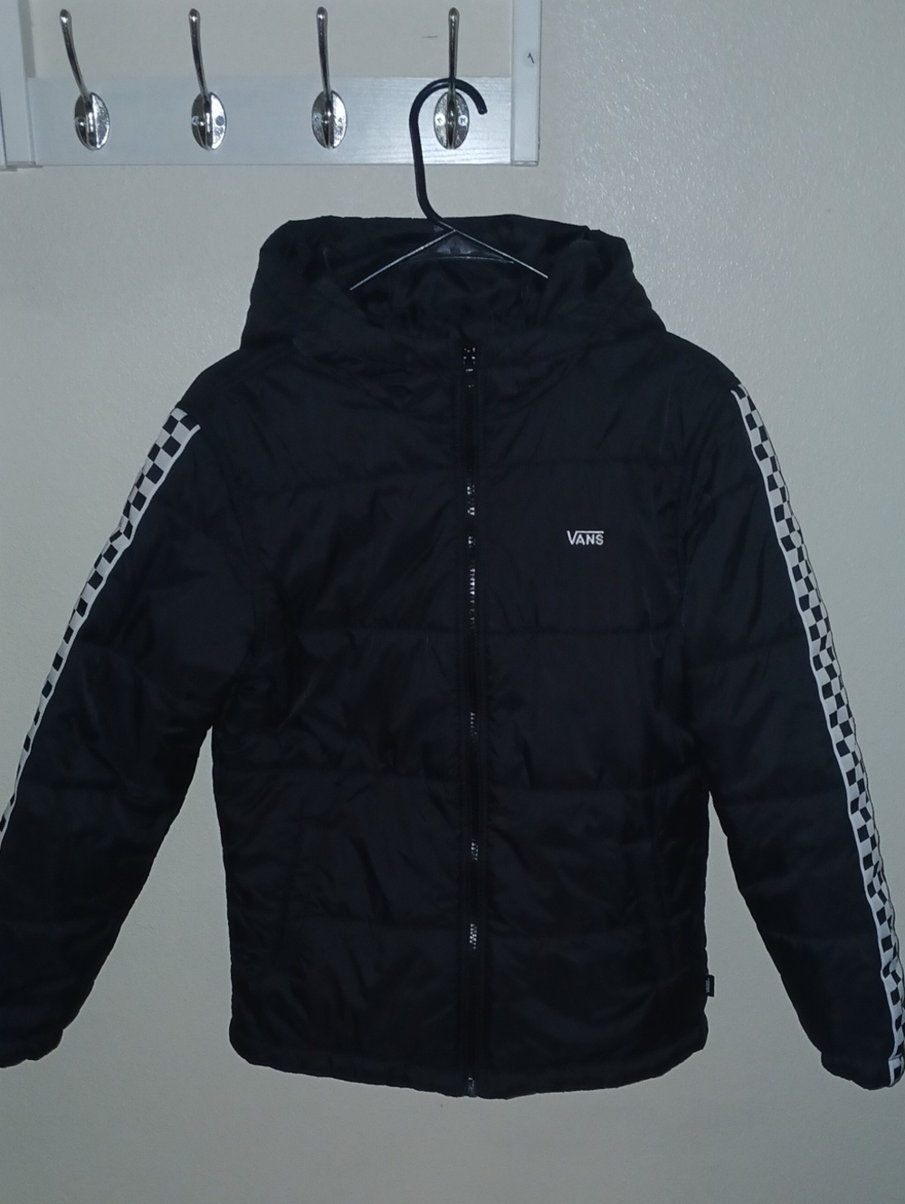 Vans Black Kids Puffer Jacket with Checker Sleeve Stripes Youth Size Large